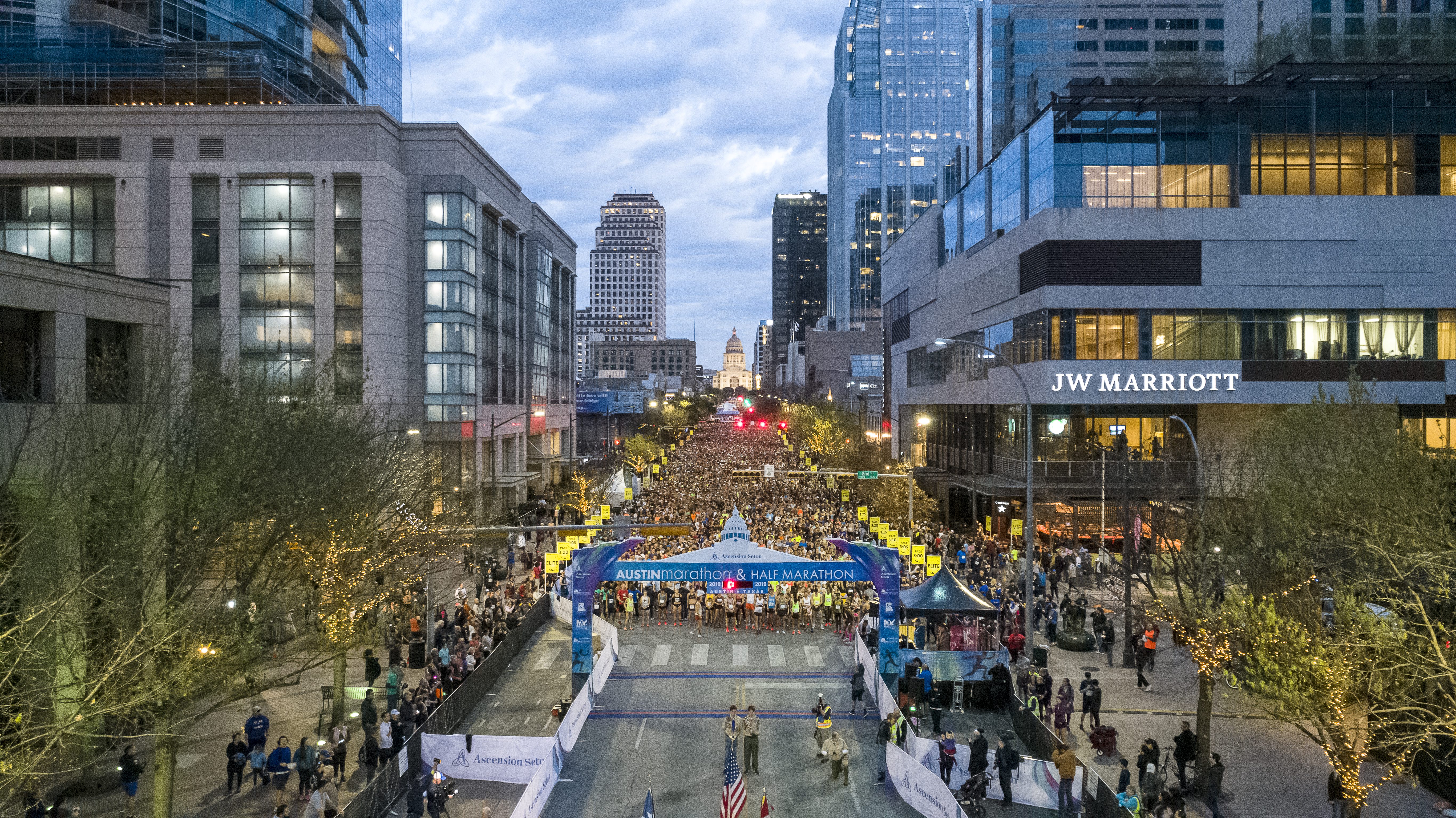 Birds eye view of the 2019 Austin Marathon start line from a drone. Brands can partner with this world-class event with their official sponsorship.